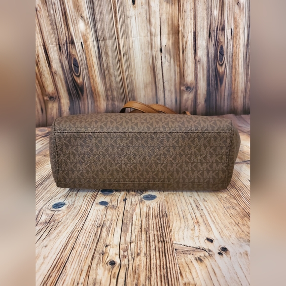 Michael Kors | Brown Jet Set Travel Large Chain-Strap Tote - Picture 10 of 10